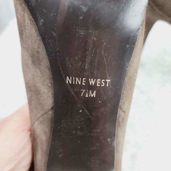 Ann Klein 4" Heels  - Picture 8 of 8